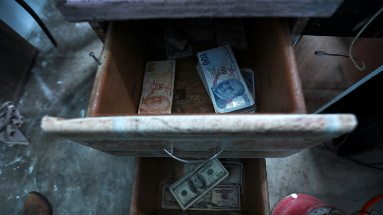 الاقتصاد قوي والصناعات الثقيلة والخفيفة متميزة