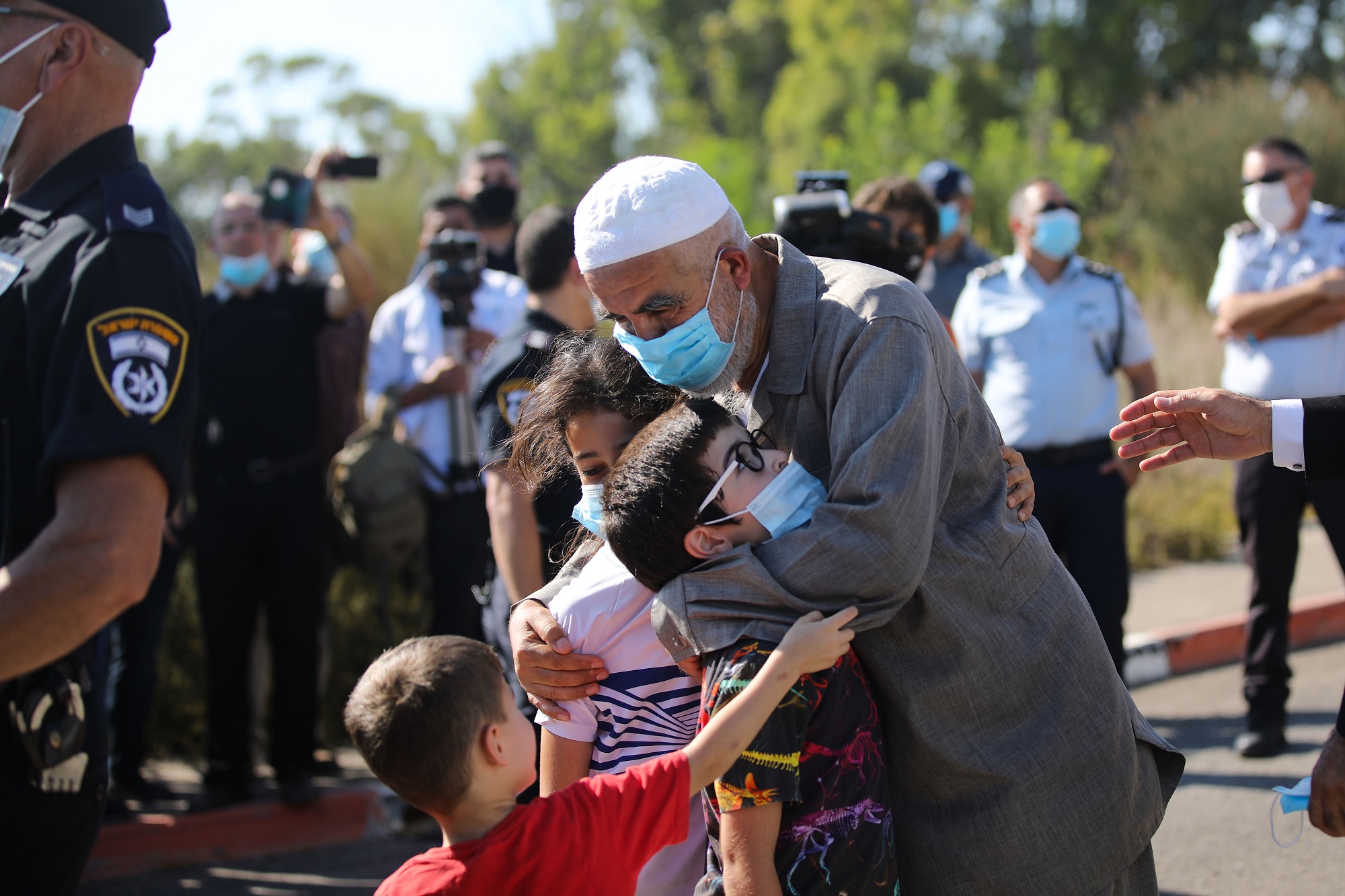 الشيخ رائد صلاح خارج سجون الاحتلال