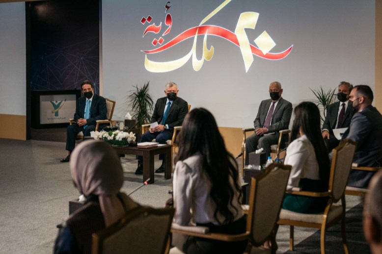 الملك للشباب: أنتم سلاحنا ودوركم مهم