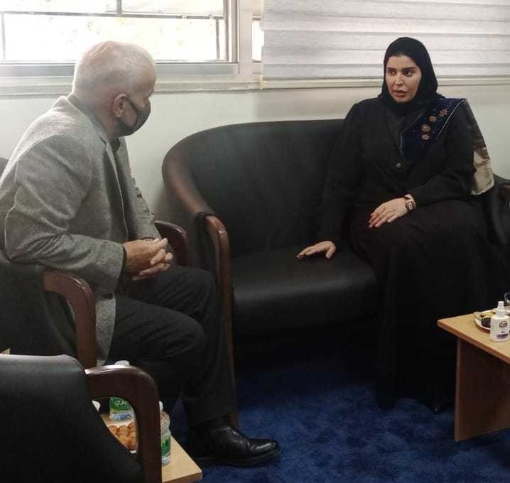 وزيرة التنمية القطرية تزور مؤسسة الحسين