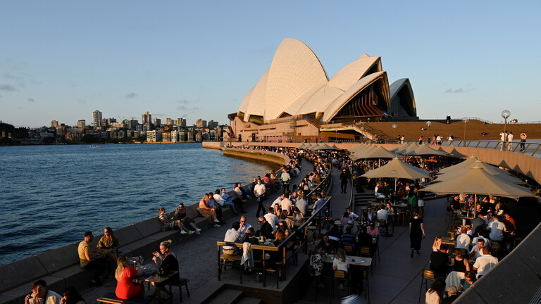 أستراليا ضاقت ذرعا بـكورونا وقررت التعايش