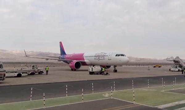 الأردن يستقبل أول رحلة طيران لسياح