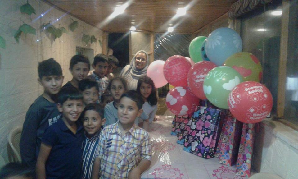 كساب تقيم مأدبة افطار للاطفال في