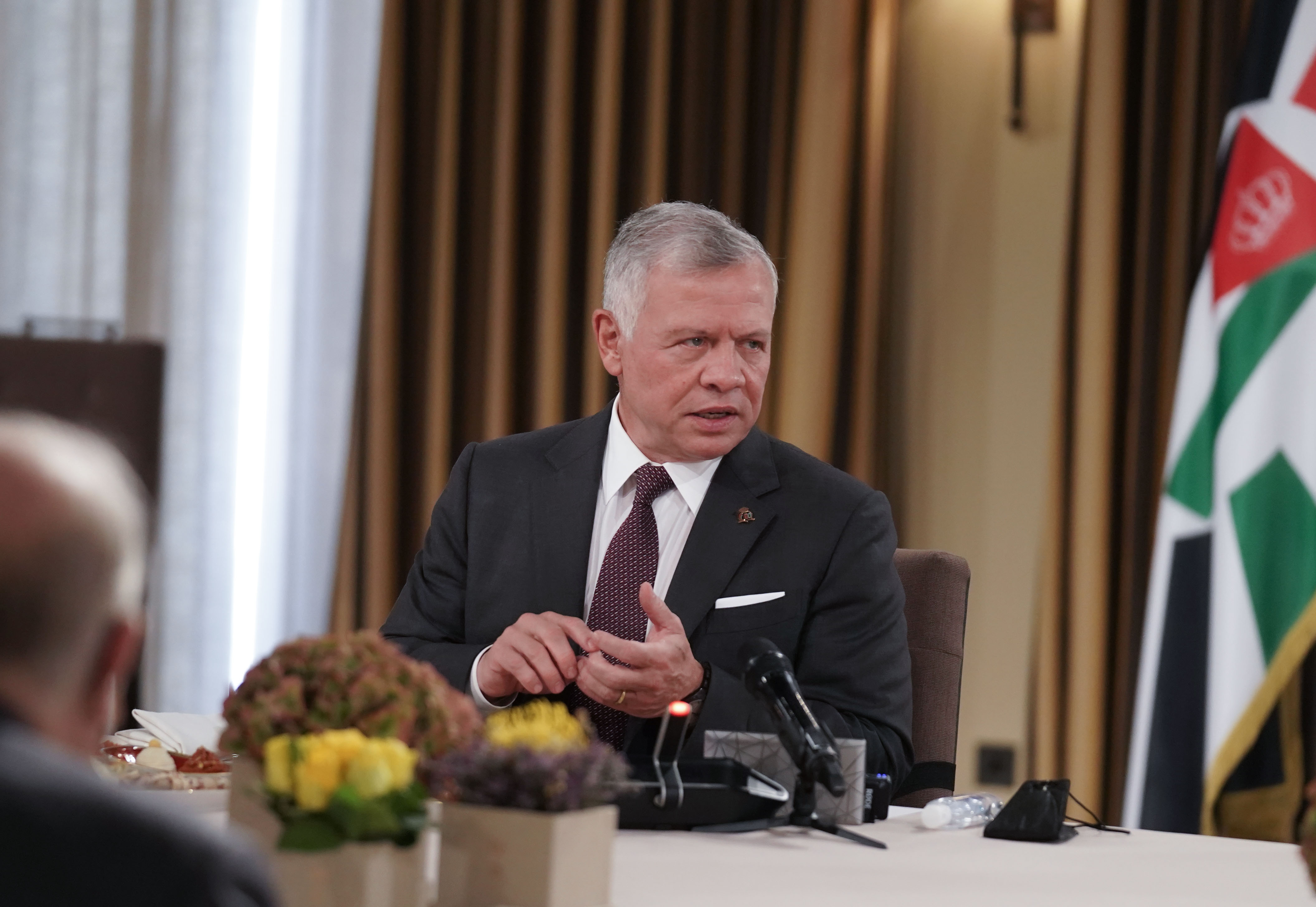 الملك يجتمع بمجلس مفوضي العقبة