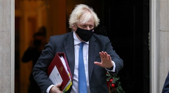 جونسون في وضع صعب بعد استقالة