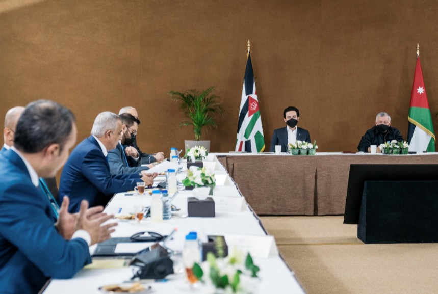 الملك يطلع على مخرجات خطة استراتيجية