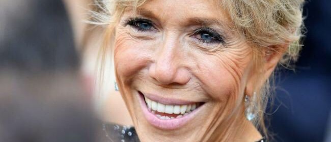 هل ولدت زوجة ماكرون رجلا؟