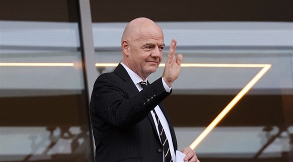 إنفانتينو يدافع عن إقامة المونديال كل