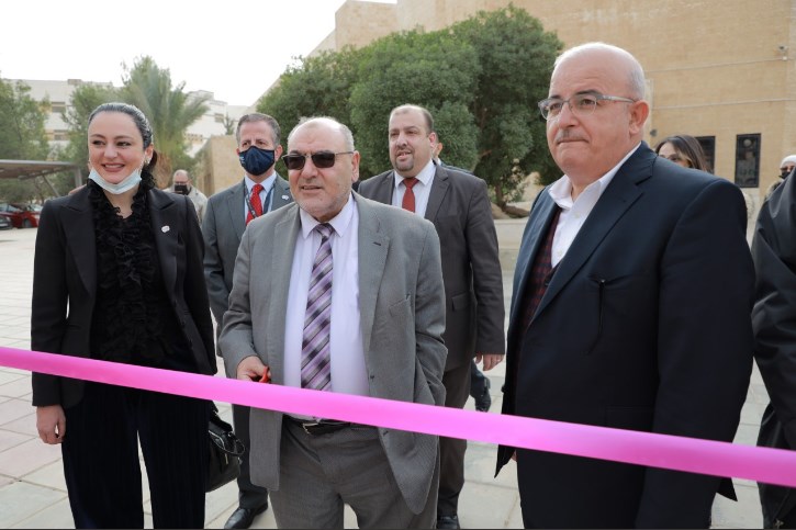 مختبر التصنيع الرقمي المتنقل في محطة