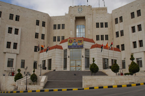 صرف اكراميات لذوي شهداء الدفاع المدني