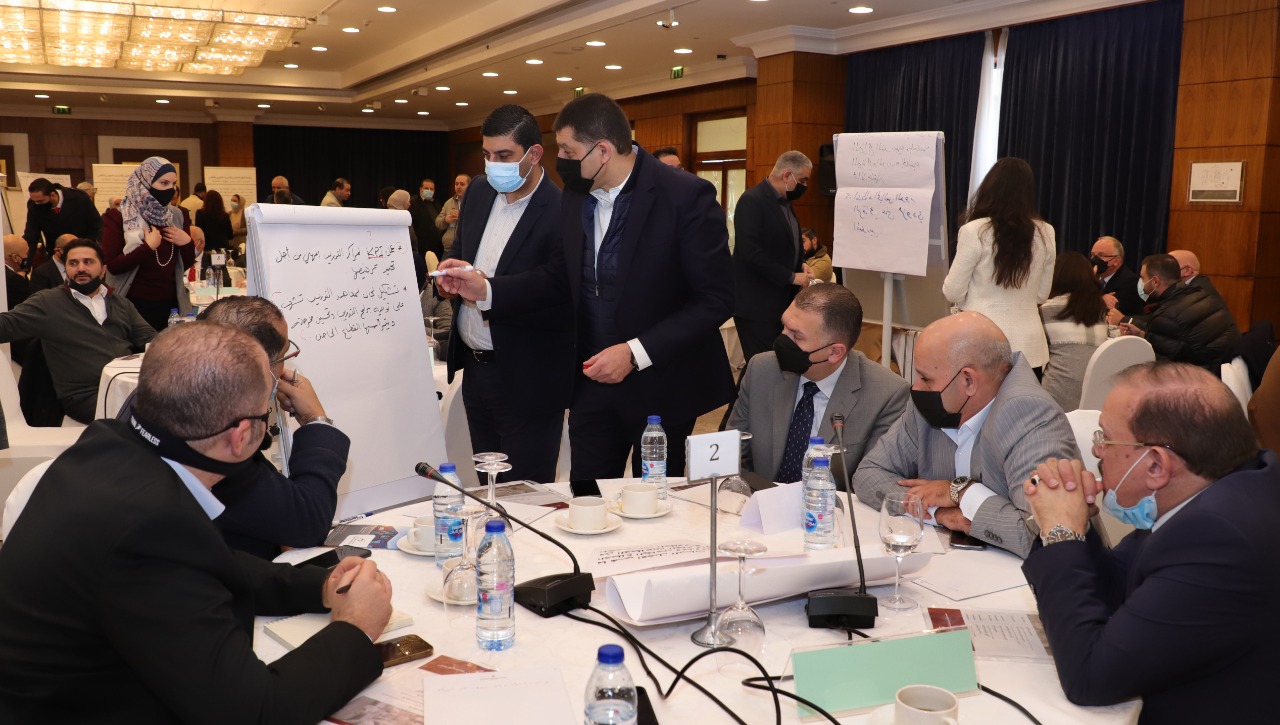 جلسة حوارية موسعة مع مجالس المهارات