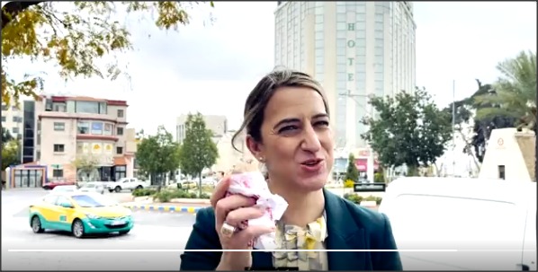 مساعدة وزير الخارجية الأمريكي تتجول في