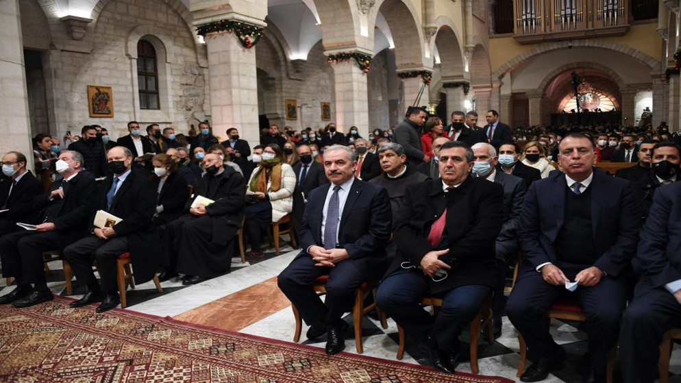 وزير الداخلية يحضر قداس منتصف الليل