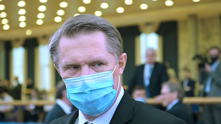 خبراء روس يكشفون معلومات عن أوميكرون