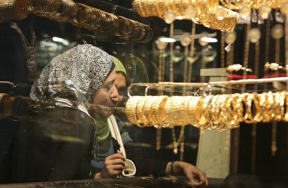 كم دفع المصريون لشراء أطنان من