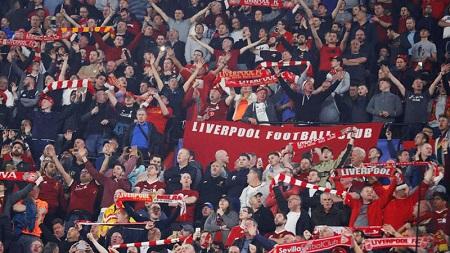 اتجاه لحرمان العنصريين من دخول الملاعب