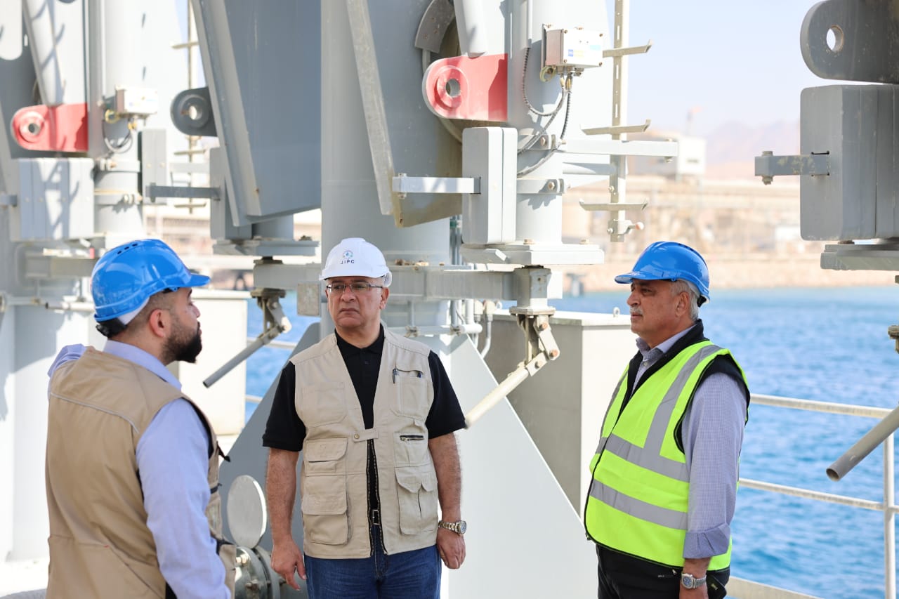 البخيت: «الموانئ الصناعية» شريان حياة اقتصادي