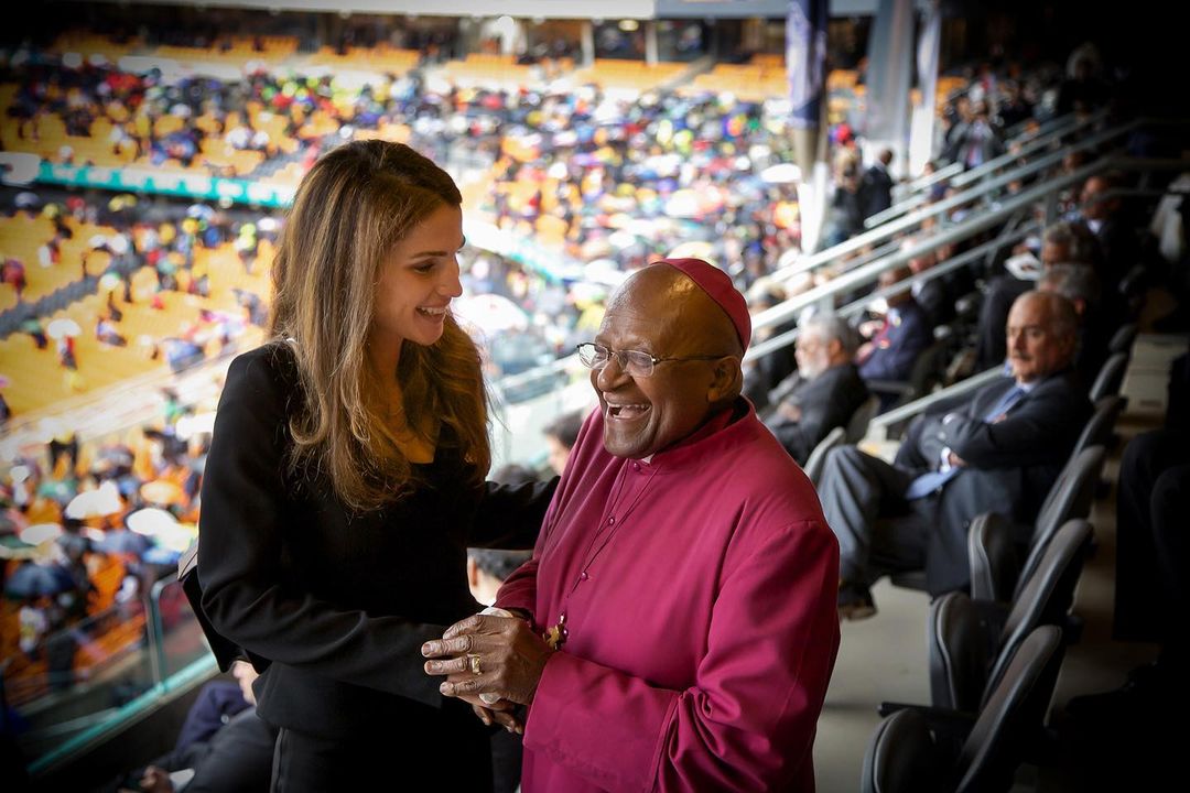 الملكة تنعى الأسقف ديزموند توتو: كان