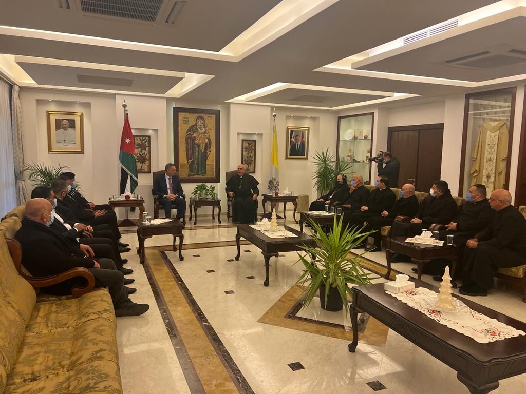 محافظ العاصمة: نشارك المسيحيين أعيادهم