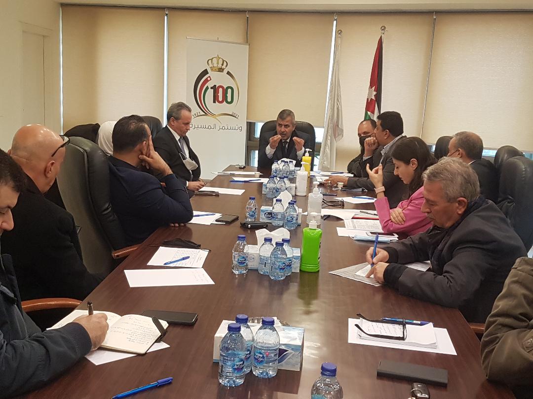 الخرابشة: نعمل على تطوير قطاع الكهرباء