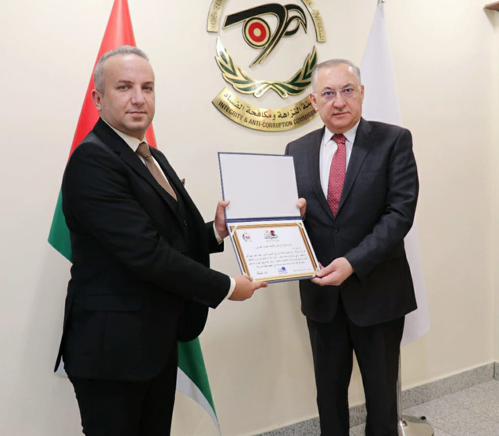 أبناء المملكة يسلّمون «النزاهة ومكافحة الفساد»