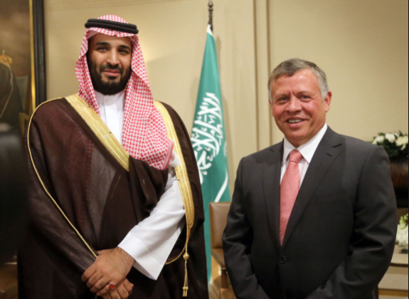 الملك يهنئ الأمير محمد بن سلمان