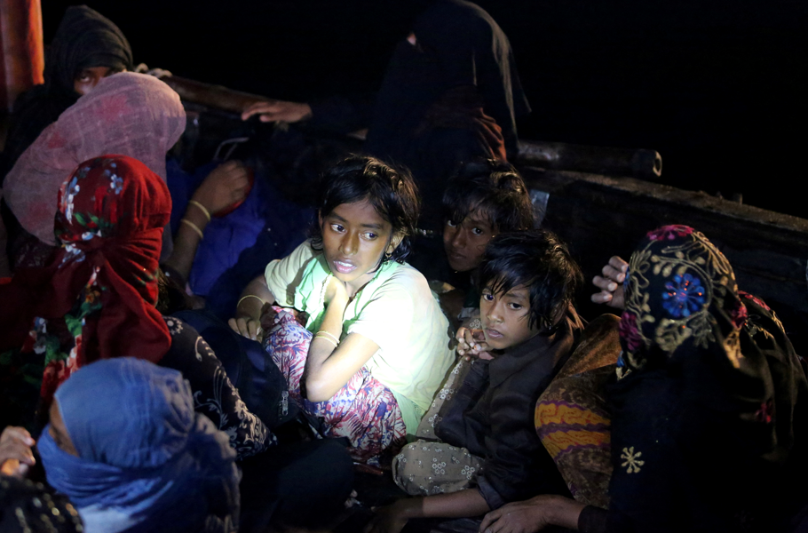 100 لاجئ من مسلمي الروهينغا يصلون