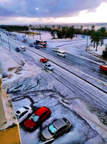 حبات البرد تضرب مدينة مصرية (صور)