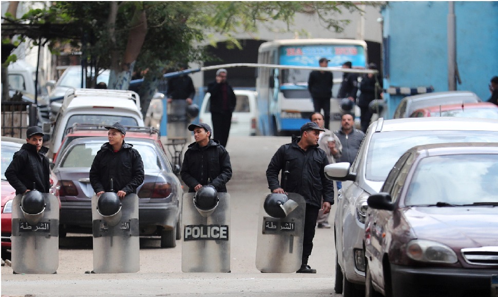 ابتزوها بصور مفبركة فانتحرت