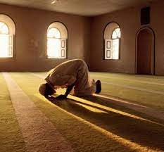 الصلاة خلف إمام يشكّ أنه ابتدأها