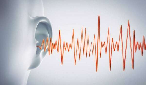 إنفوغراف: 7 أسباب للإصابة بطنين في