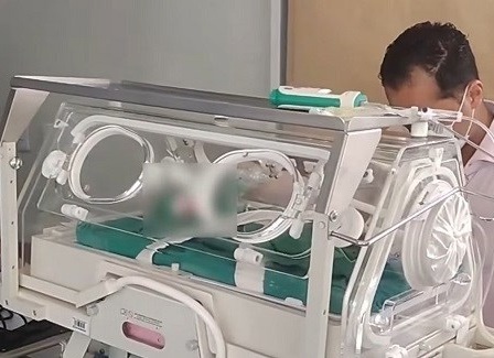 طفل حديث الولادة يعود للحياة خلال