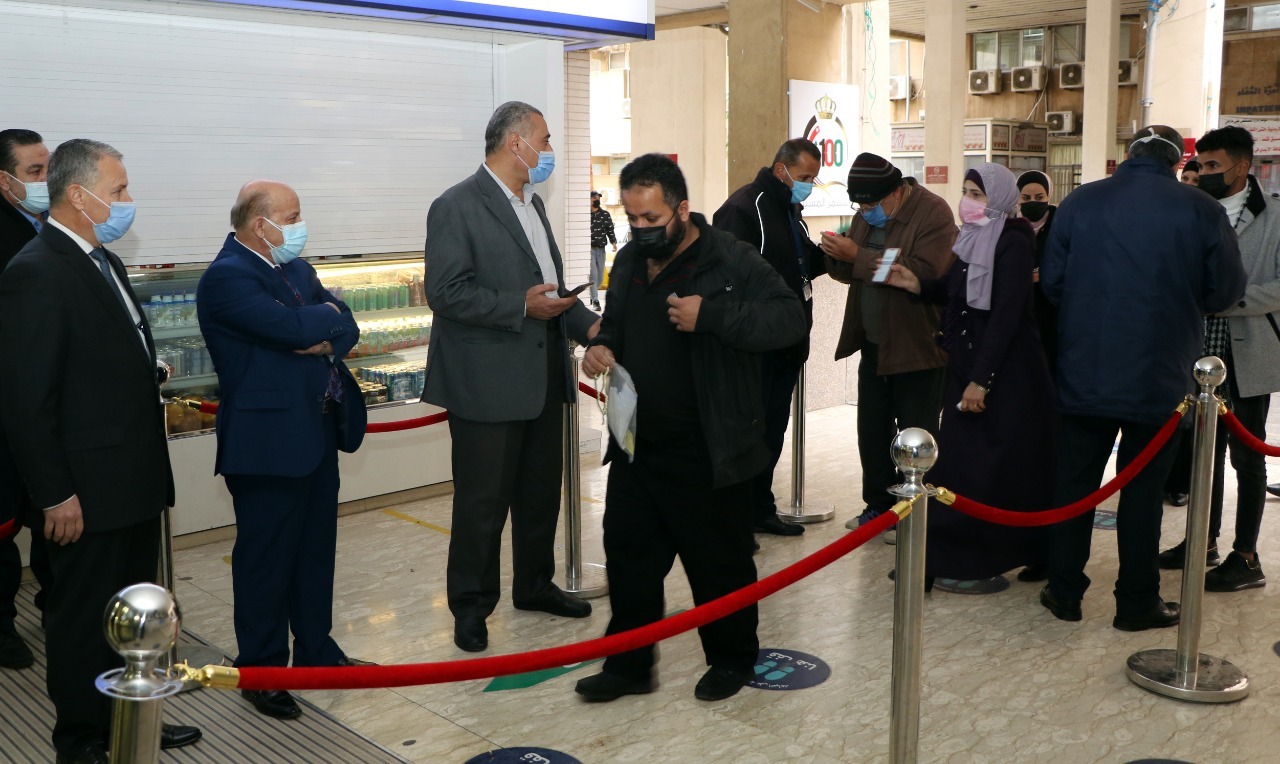 مدير عام مستشفى الجامعة الأردنية يتفقد