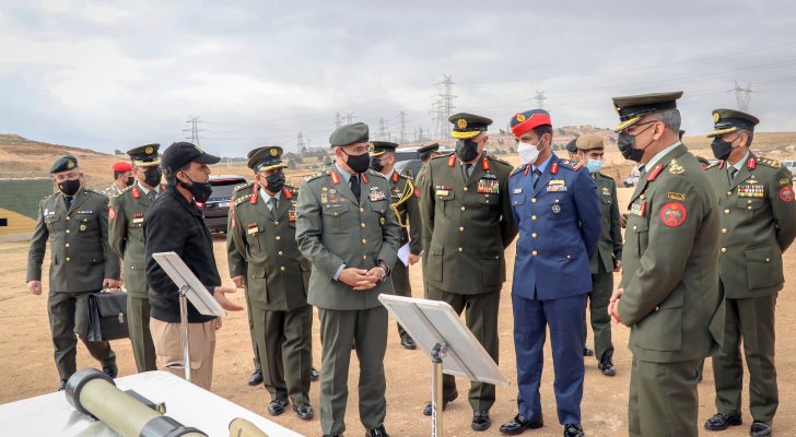 الحنيطي يبحث سبل تعزيز التعاون العسكري