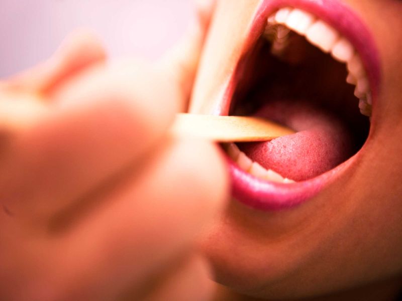 ينتشر بالعطس والسعال والمصافحة.. ما هو