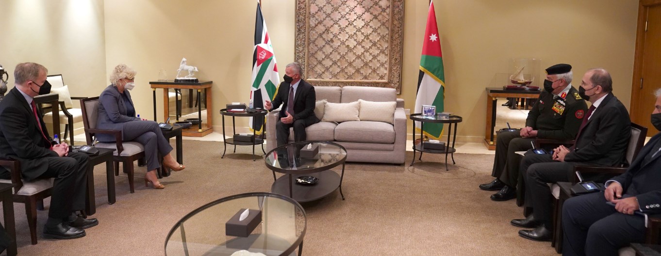 الملك يستقبل وزيرة الدفاع الألمانية (صور)