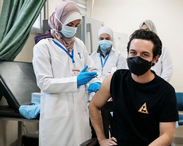 ولي العهد يتلقى «الجرعة المعززة» من