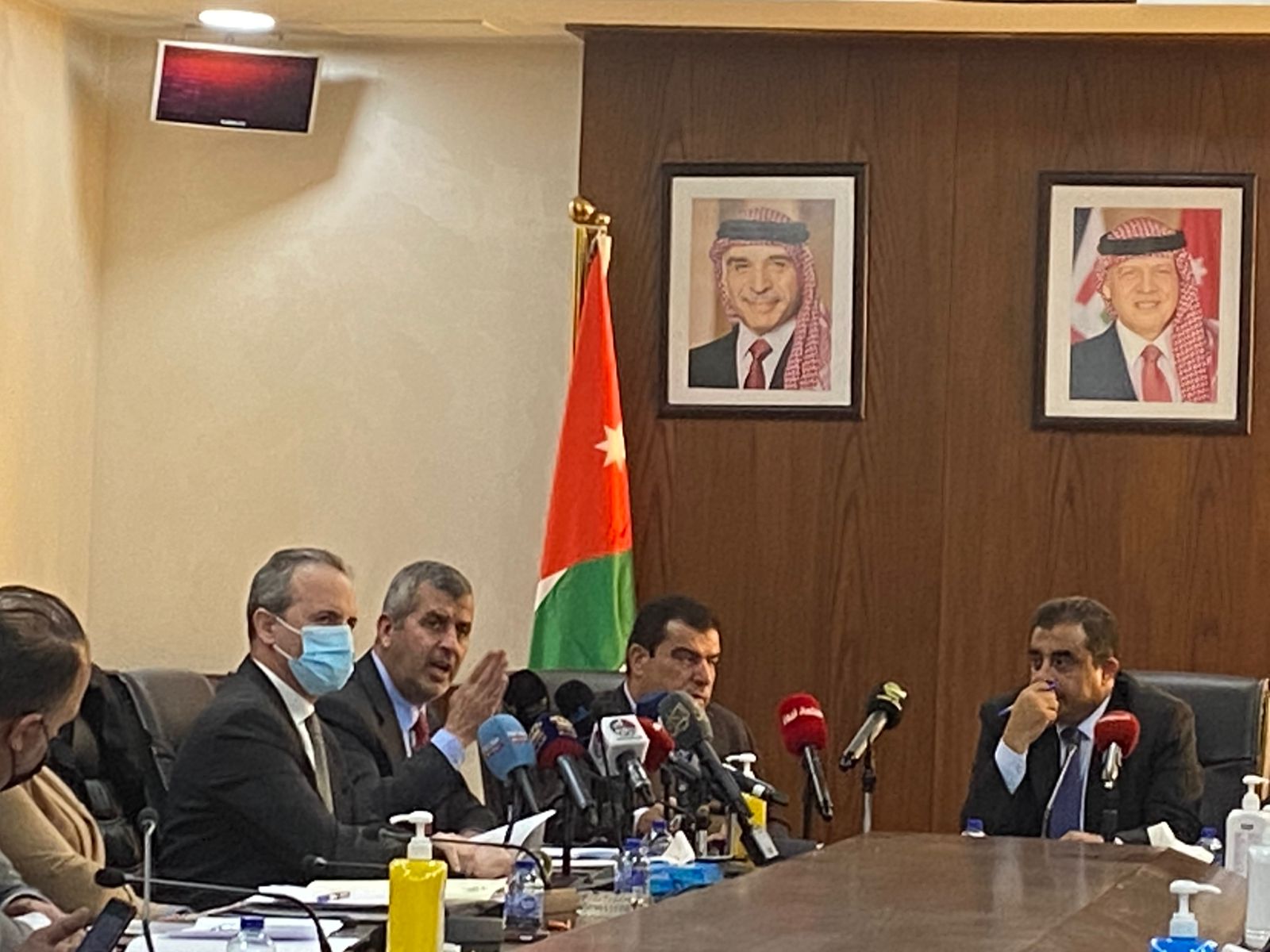 مستهلكو الكهرباء بأكثر من 600 كيلو