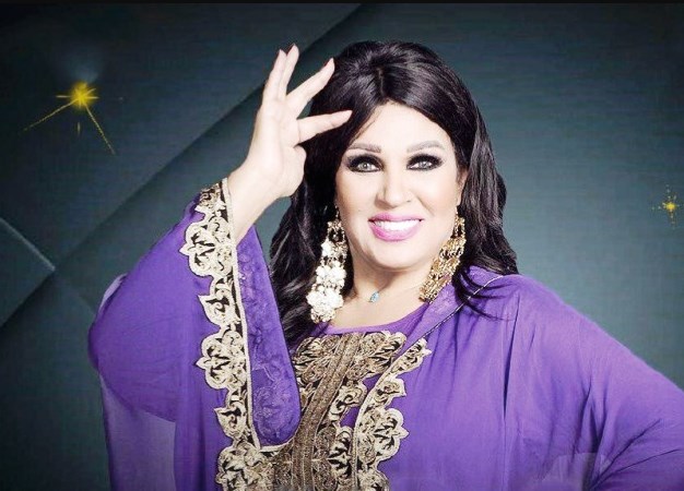 فيفي عبده تتاجر بمعجبيها.. «جلسة مثيرة