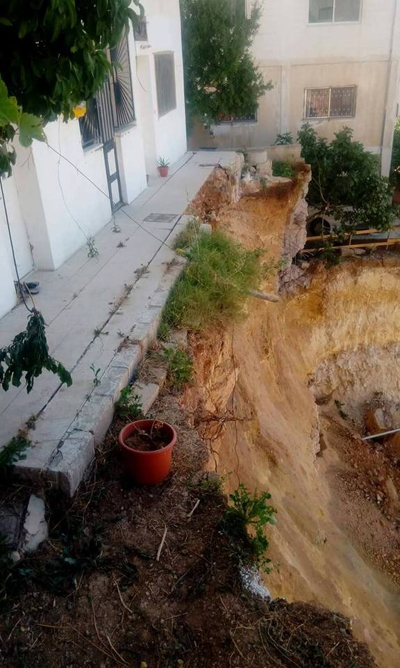 اخلاء بناية في صويلح