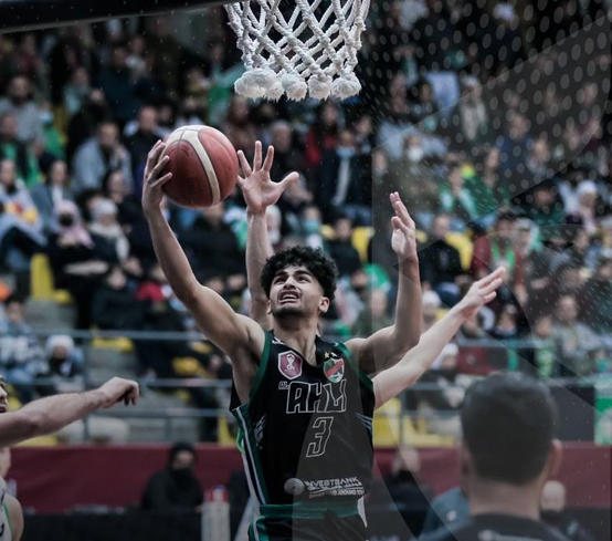 الاهلي يتصدر دوري السلة مؤقتا