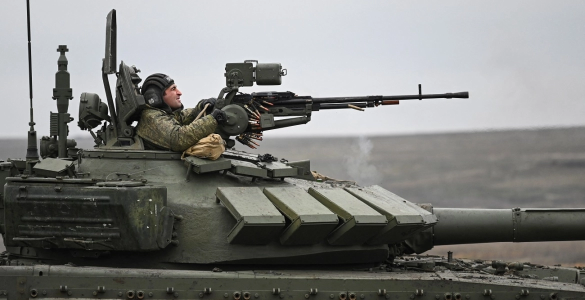 “طبول الحرب تدوي”.. روسيا تعلن وصول محادثات أوكرانيا لطريق مسدود، وتجهِّز خياراتها العسكرية، وواشنطن تعلق