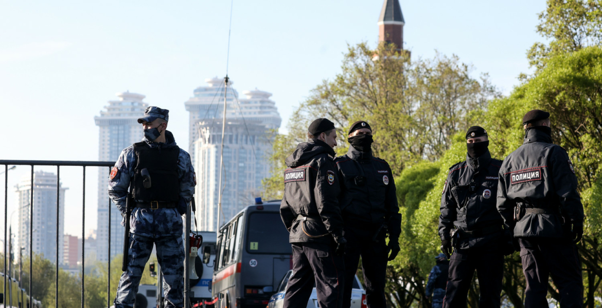 روسيا تفكك “عصابة قرصنة” بطلب من