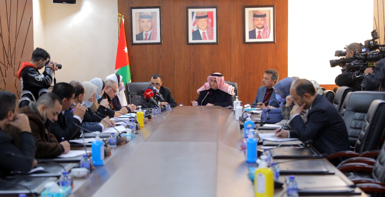 التعليم النيابية: نقف مع أي قرار