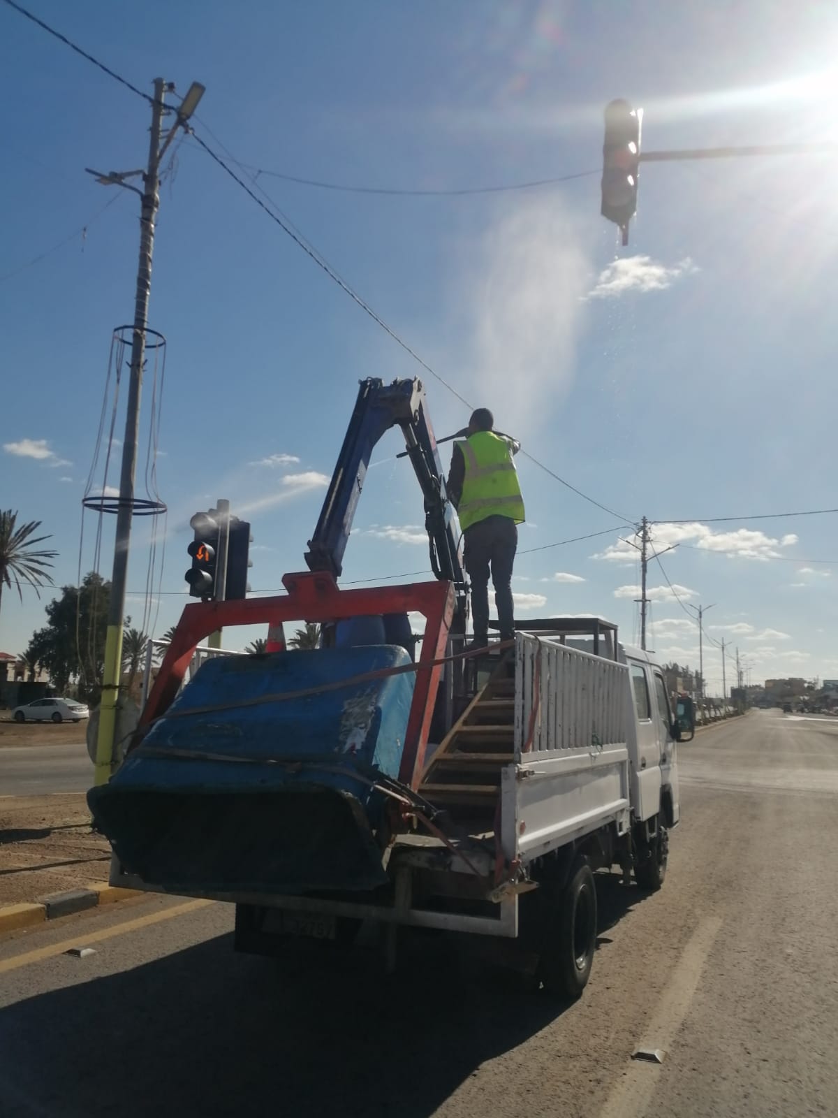 “الأشغال” تجري أعمال صيانة بعد المنخفض