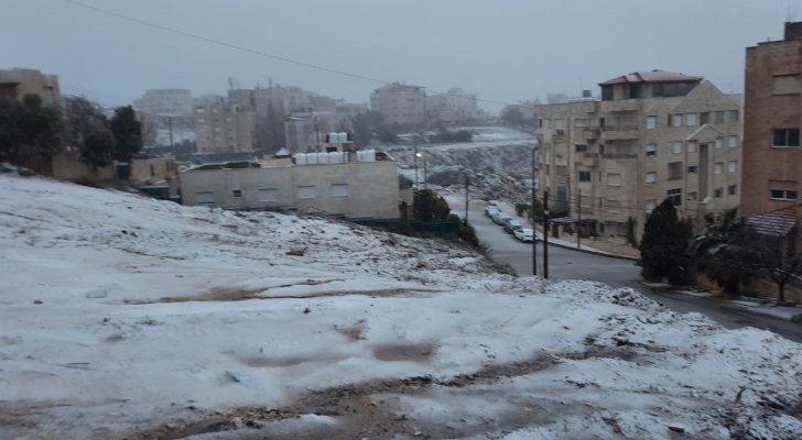 طقس العرب: اشتداد كبير في حدة الأجواء الباردة.. وتوقعات بتجدد تساقط الثلوج فوق 800 متر