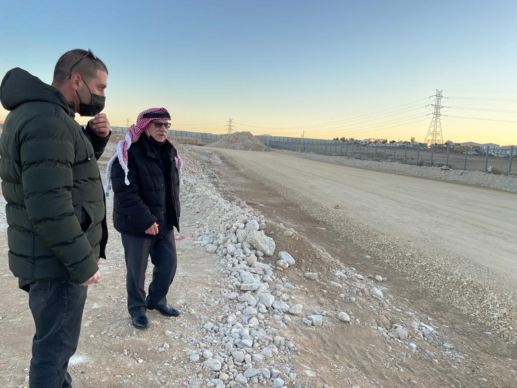 الكسبي يوجّه بدراسة واقع طرق الطفيلة