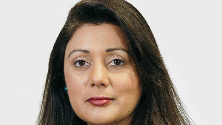 وزيرة بريطانية سابقة: تمت إقالتي من منصبي بسبب عقيدتي الإسلامية
