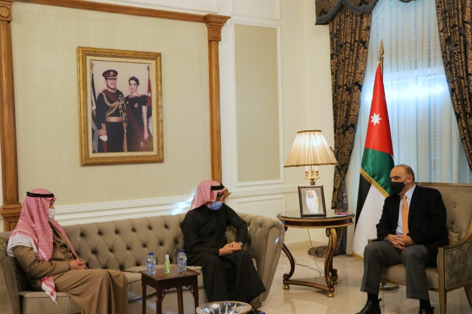 الخصاونة يلتقي الرئيس التنفيذي لشركة نيوم