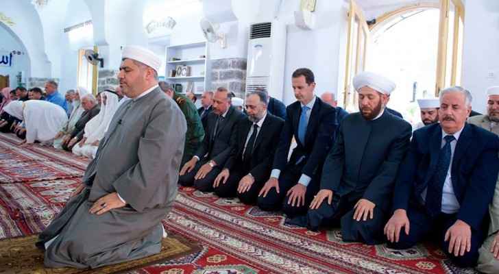 الأسد يؤدي صلاة العيد في حماة